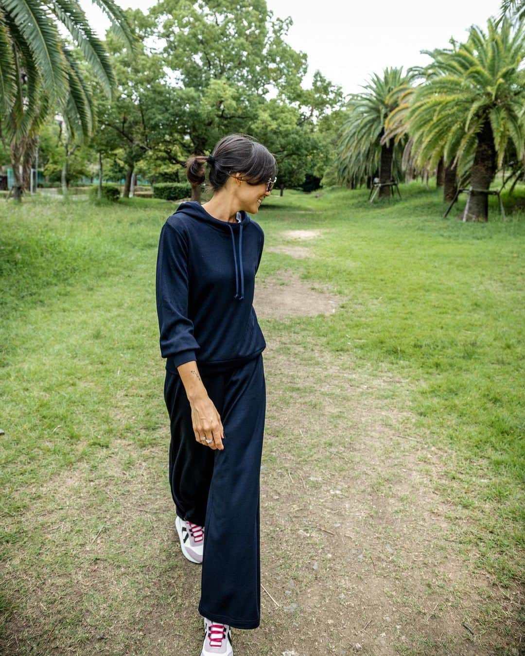 アンナ・オルティス（イニエスタの妻）のインスタグラム：「Green walking 🌳  @swaobyannaortiz @mikakus」