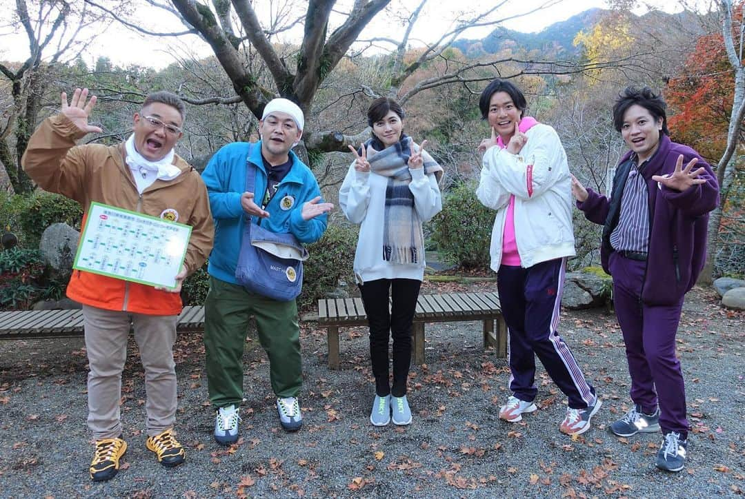 テレビ朝日「ドクターX〜外科医・大門未知子〜」のインスタグラム：「.  ＼🎀番組出演情報🎀／  12月13日(月)よる7時〜！ #帰れマンデー に #ドクターX から #内田有紀 さんがご出演😭👏🏻💗  旅中ずーーーっと 楽しそうな姫が見られます…🤦🏻‍♀️💍 チームワークも完璧な爆笑旅を 絶対絶対ご覧下さい！🐰🍒  ⚠️注意⚠️ #帰れマンデー は 放送後の見逃し配信はありません！🥺 絶対絶対リアタイしてください🙆🏻‍♀️❣️  もう一度言います。 𓊆配信は、ありません‼️𓊇  それではお楽しみにっ( ˶˙ᵕ˙˶ )🌸  #サンドウィッチマン  #ぺこぱ #内田さんご出演だなんて #奇跡なのでは？ #珍食リポ #終始爆笑旅 #夢かもしれない #リアタイ必至 #13日が待ち遠しい #明日が13日だったらいいのに  .」