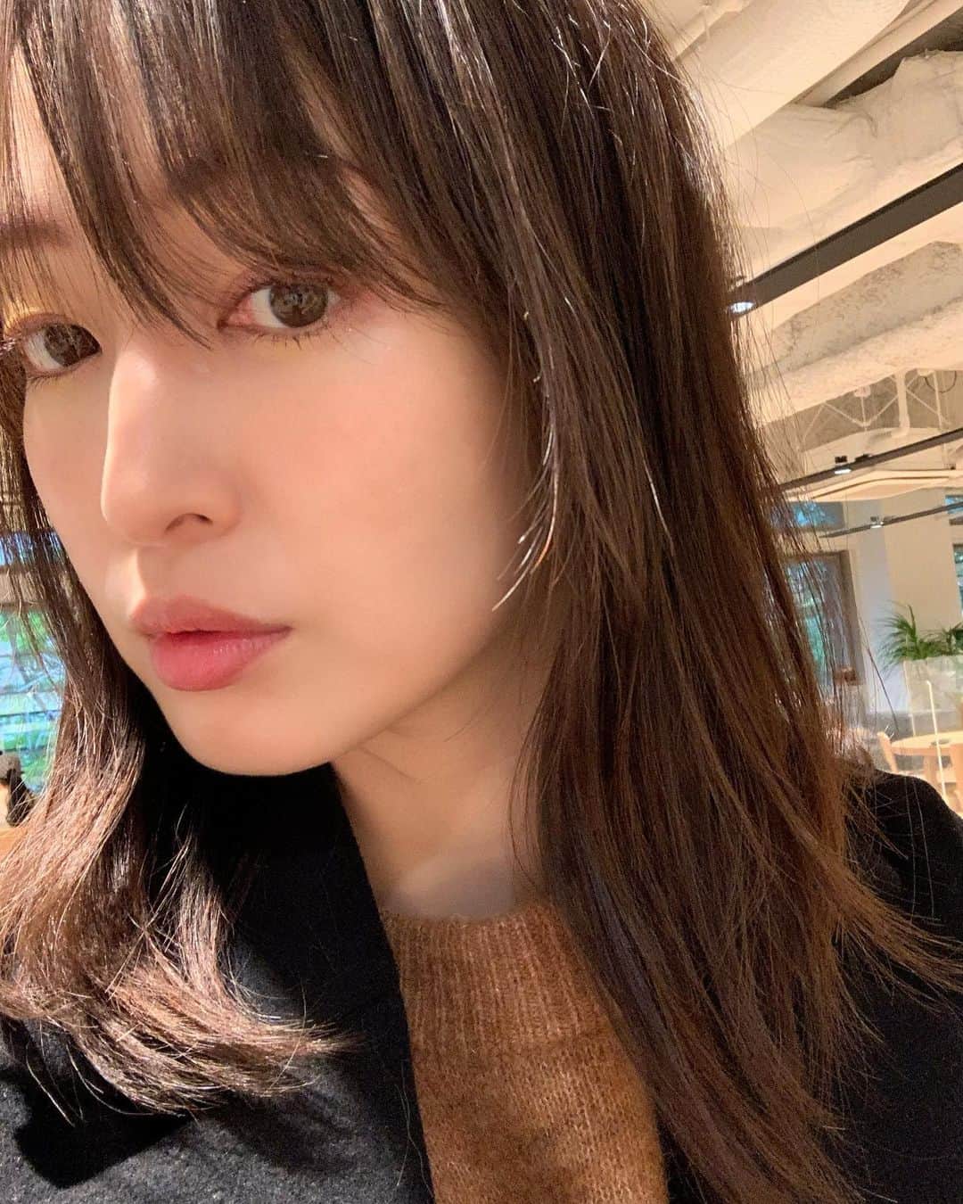 上野なつひのインスタグラム：「イエローメイク初トライ🐥✨ 結構好きかも！ 眉マスカラはパープルなのわかる？ 顔面カラフルでカーニバル💖  @celvoke.jp」