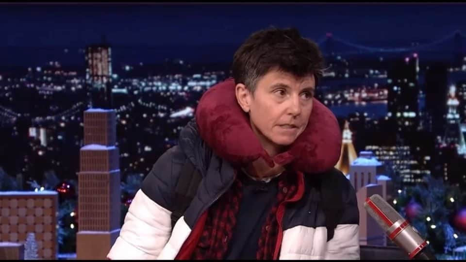 レベッカ・ウィソッキーのインスタグラム：「PS I recognized her! I’m a genuine @therealfluffnotaro fan who was trying to respect her privacy…🤔 This whole thing was very sweet. Thanks to all who’ve sent love its way & thanks to @jimmyfallon @FallonTonight for the gracious @ghostscbs plug! (Also streaming on @paramountplus btw😂)」
