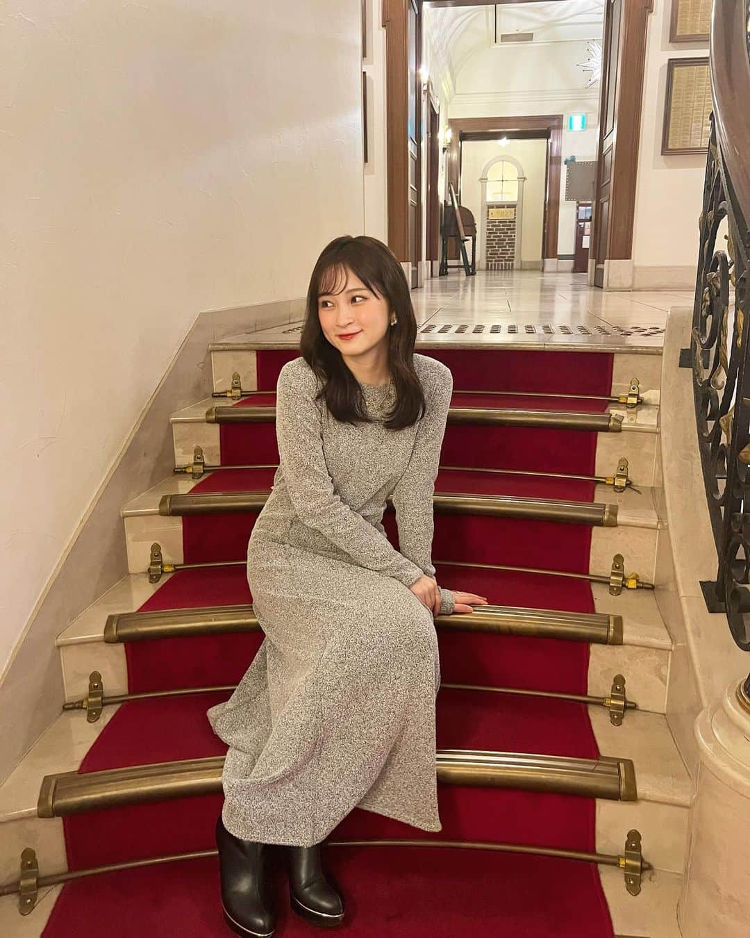 廣田佳菜子のインスタグラム：「ホテルにかわいい階段があった💃」