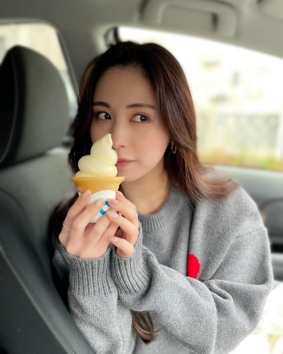 宮下舞花さんのインスタグラム写真 - (宮下舞花Instagram)「🧀🍦 チーズソフトクリーム♡  一時期ずっとチーズを控えて我慢してたんだけど…抜け出せなくなっている😌深夜ですがバスクチーズケーキが食べたい！！」12月8日 23時56分 - maikamaimaika