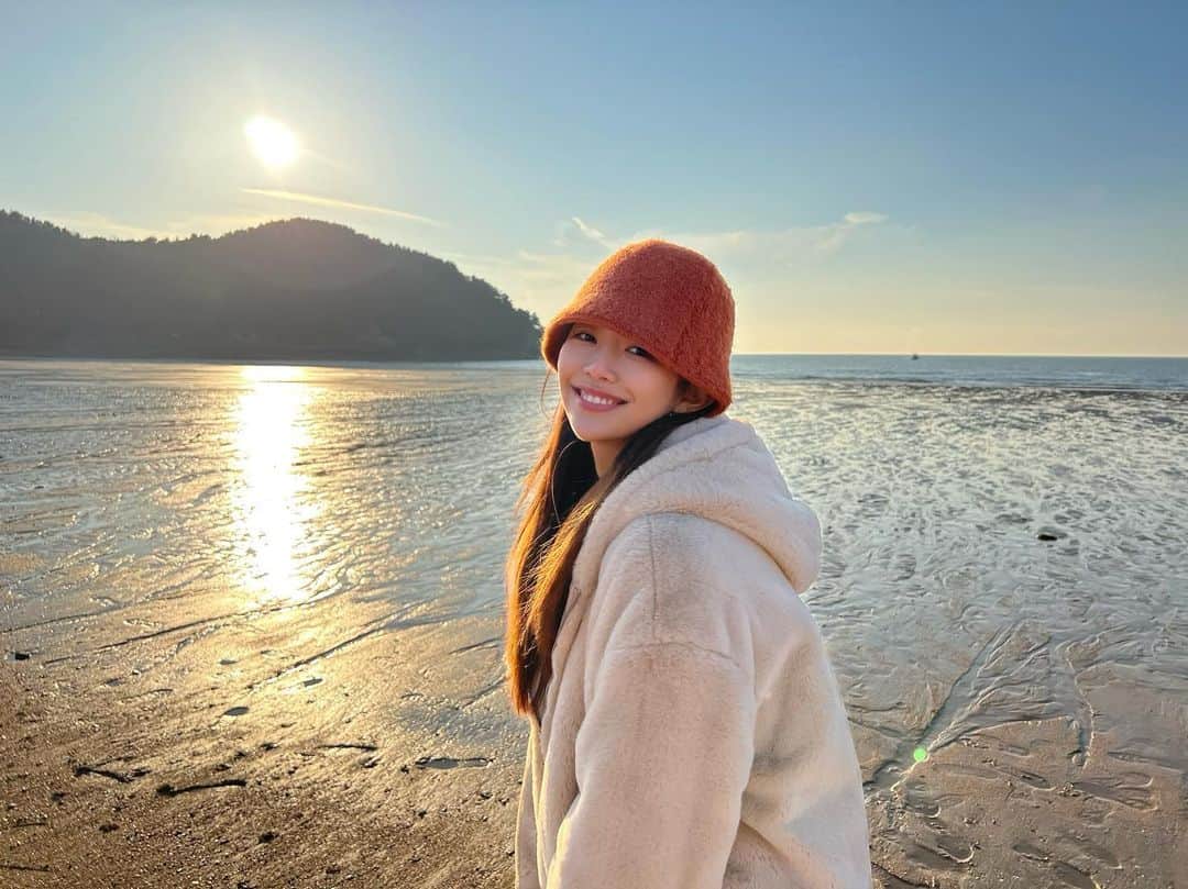 キム・ヨンソさんのインスタグラム写真 - (キム・ヨンソInstagram)「추웠지만 사람도 없고 좋았던 바다🧡」12月9日 0時29分 - yeoni__me