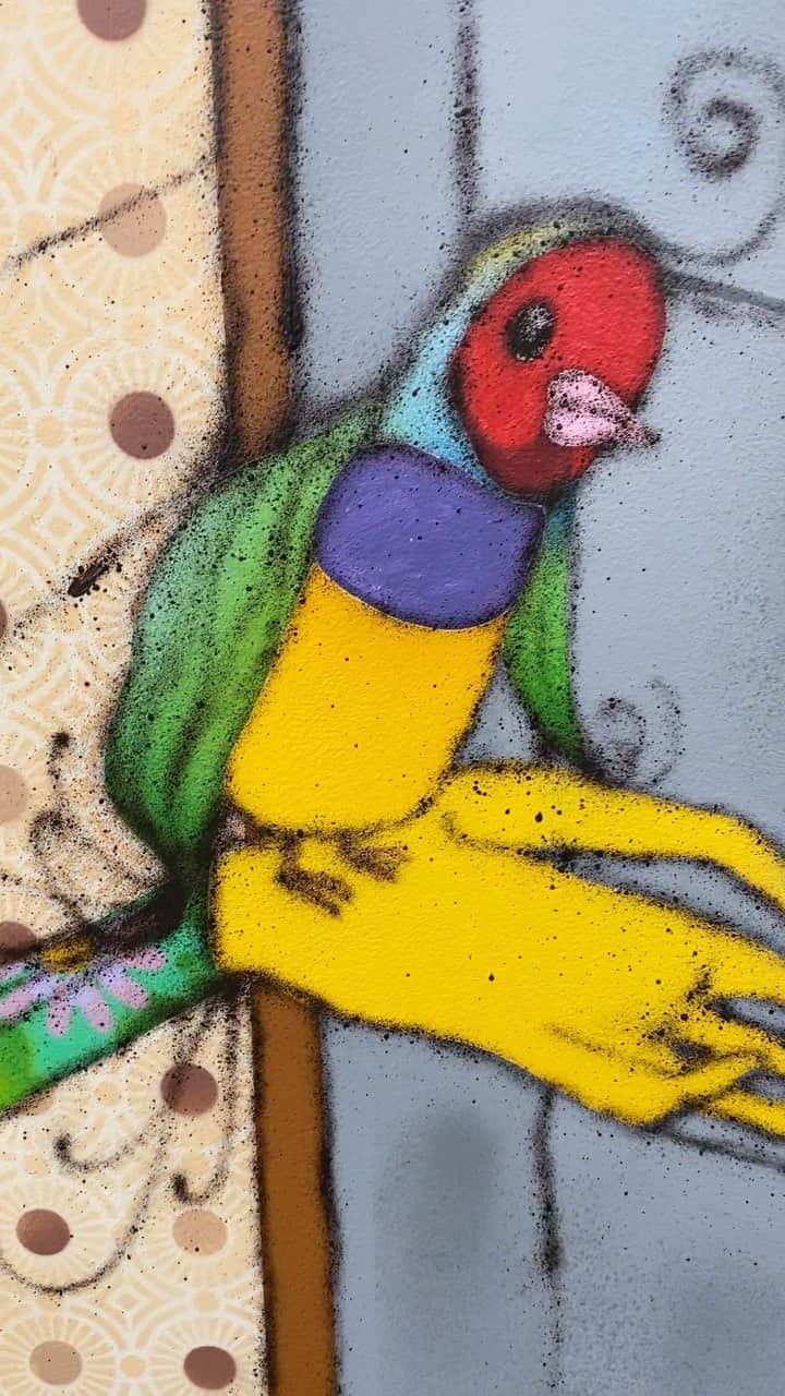 osgemeosのインスタグラム：「Contornando nossa história! Working in progress, #estudio #traçofino #osgemeos #spraycancontrol」