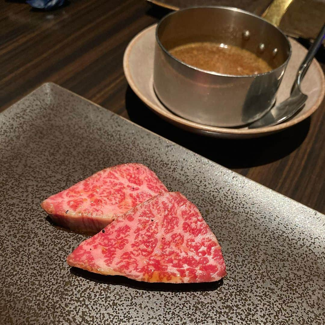 近藤英恵さんのインスタグラム写真 - (近藤英恵Instagram)「お肉な夜🥩✨ あぁ、楽しかった❣️ 　　 #🥩#お肉#うしごろ#🤤#楽しい時間#12月は会いたい人に会う月#🥰#❤️#🌈#happy#お腹いっぱい#胸いっぱい#🙌」12月9日 22時10分 - hanachan93