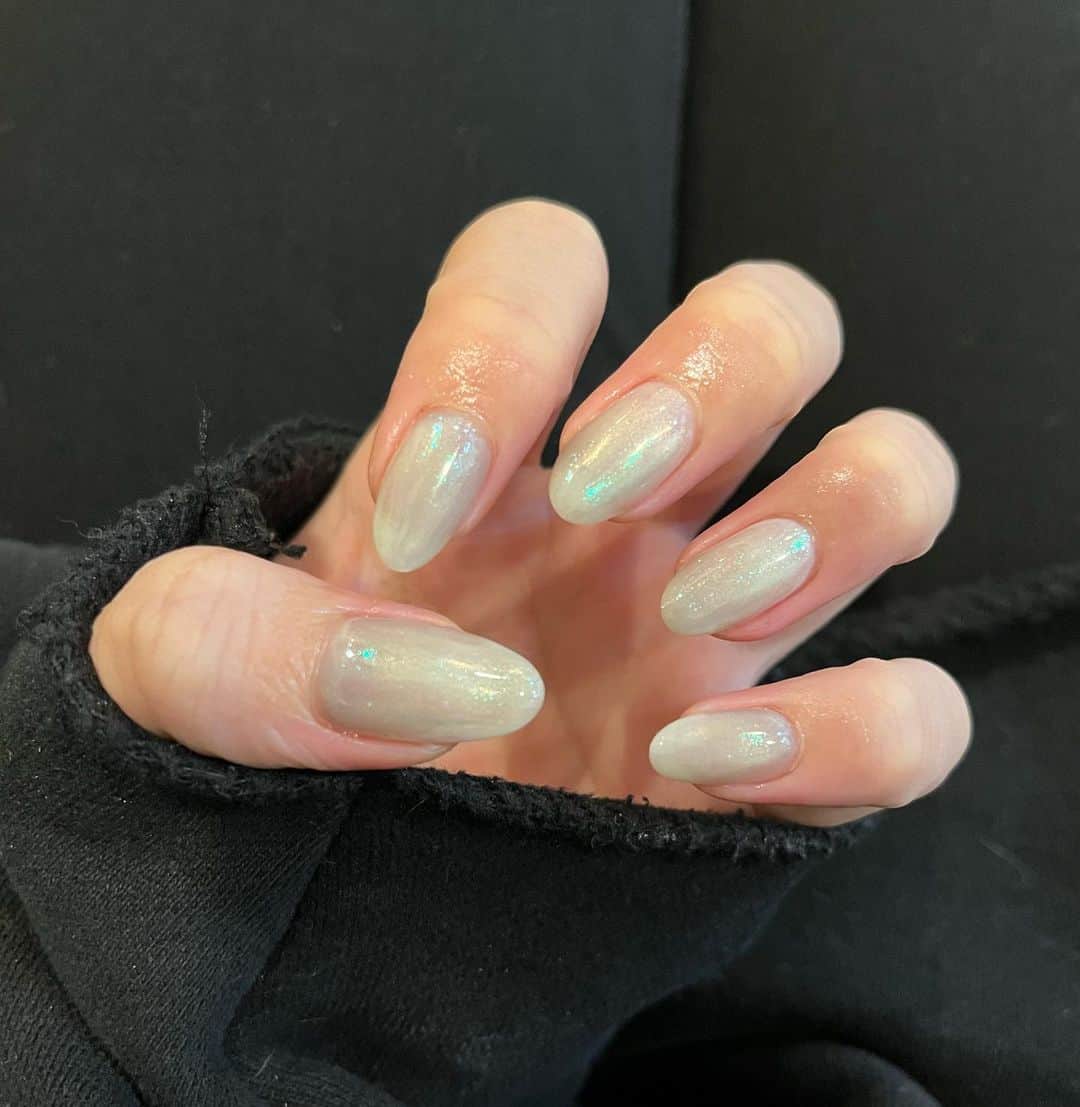 崎乃奏音のインスタグラム：「新しいネイル可愛い〜！  #neils #neil #ネイル」
