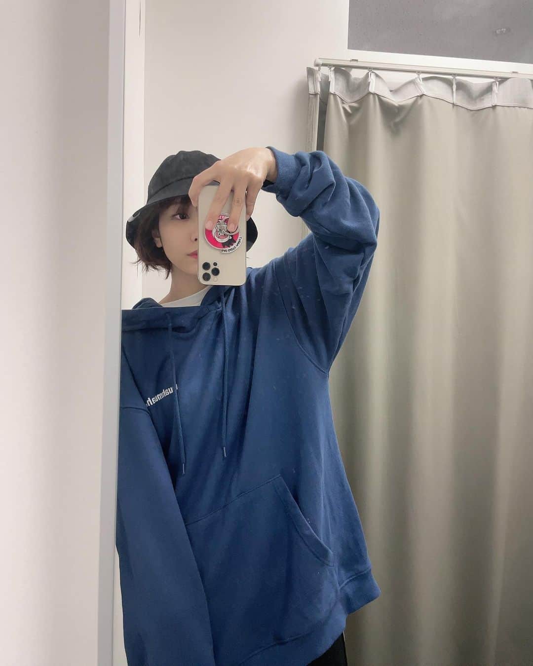 愛美のインスタグラム：「パーカー声優毎日やってるよ #ootd」