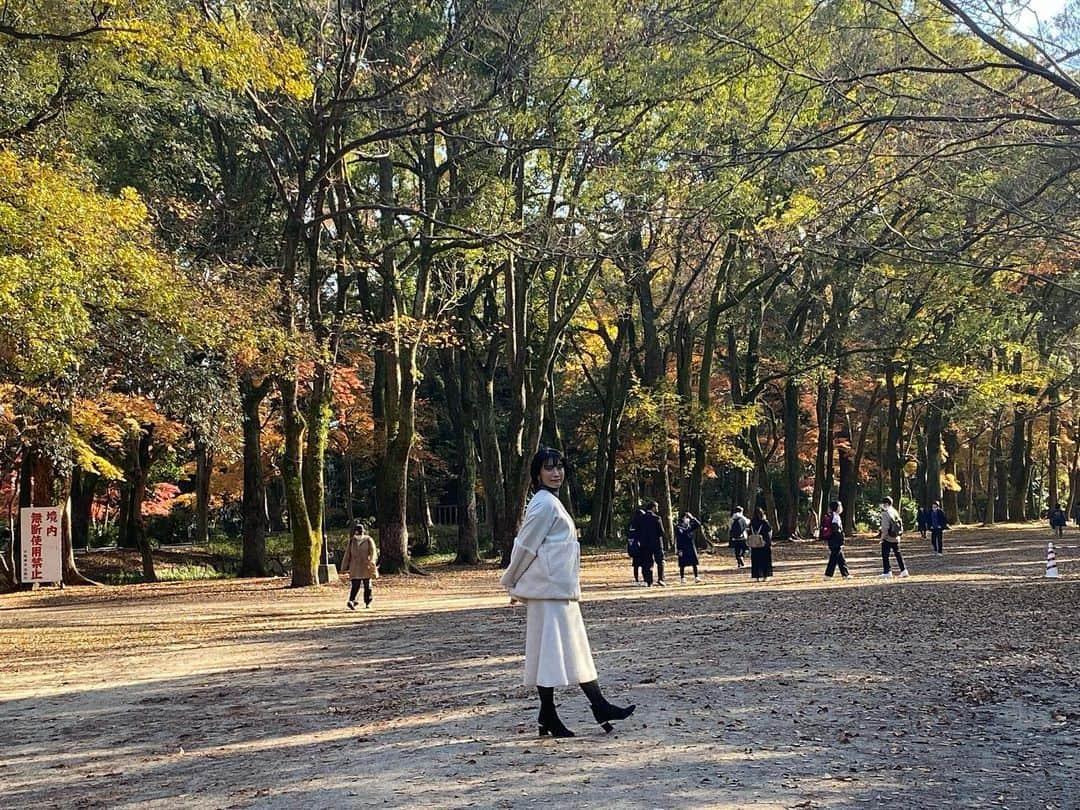 松川浩子さんのインスタグラム写真 - (松川浩子Instagram)「本日は久しぶりのロケ〜  お天気も良く 京都の紅葉を 愛でることができました🍁  この模様は 2022/01/01 また近くなってら お伝えしますね。  大人女子旅 満喫しちゃいました！  #紅葉#京都#松川浩子#ロケ#お正月特番」12月9日 16時30分 - hiroko_matsukawambs