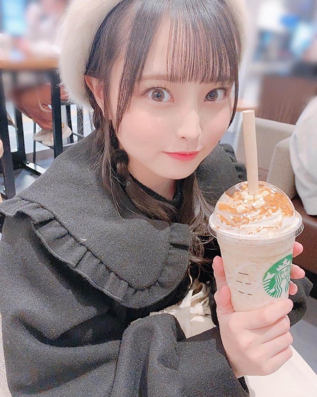 竹本くるみさんのインスタグラム写真 - (竹本くるみInstagram)「冬でもフラペチーノは飲みたくなります🌨」12月9日 17時39分 - kuru02_hkt