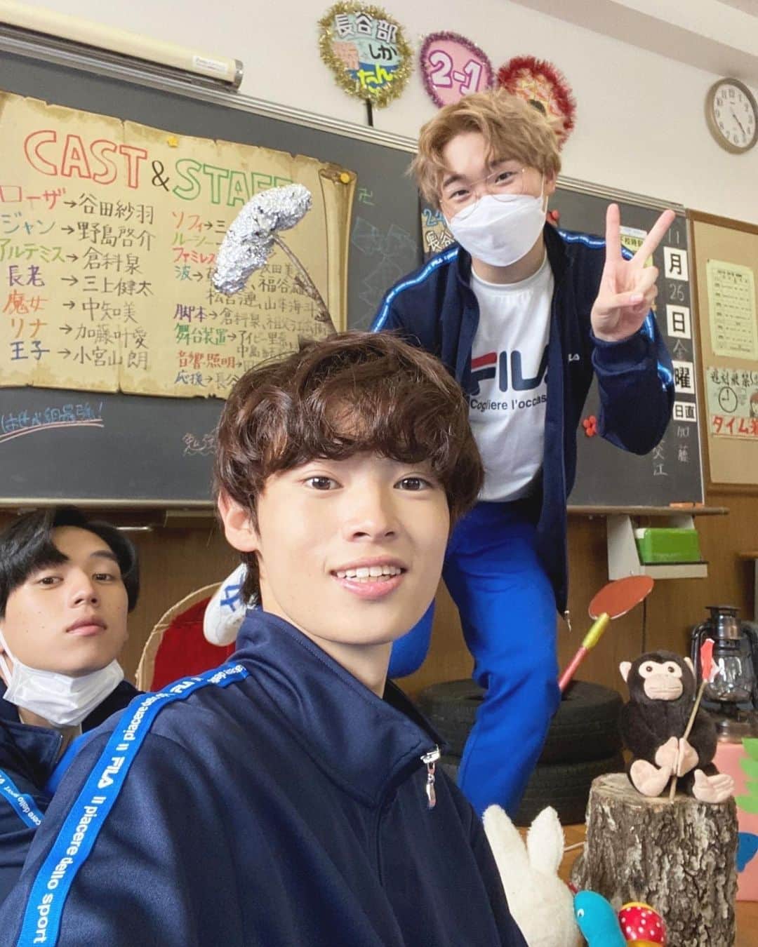 この初恋はフィクションですのインスタグラム：「. ＿＿＿＿＿＿＿＿＿ ♡  オフショット ♡ ￣￣￣￣￣￣￣￣￣ 2年1組は絶賛文化祭の準備中〜🎈💕  ノジは巨万の富が「とまんのきょみ」に なってしまうのを克服できるのか‼️ アンドロメダ座を噛まずに言えるのか‼️  スワイプするとノジサワの 準備動画🎥ありますよー💖  #この初恋はフィクションです  #初恋F #エモサス #坂東龍汰  #窪塚愛流 #武山瑠香  #りゅうが #12月9日第36話 #毎週月から木曜0時40分OA  #毎週金曜はYouTubeで全話配信」