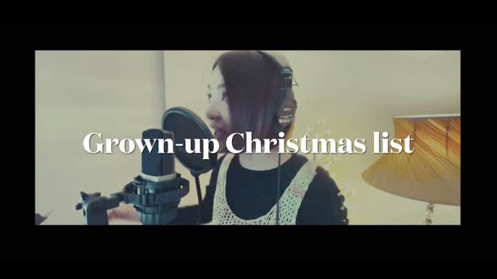 宮本美季のインスタグラム：「いよいよ明日なのです❤️ 丸の内コットンクラブ 12月10日金曜日 お待ちしてまーす！  クリスマスソングの中でもこの曲が本当に好き。そしてKelly Clarkson verに憧れすぎて真似してみたw  YouTube Mikiちゃんネルに本日アップ😊聴いてねー！  #grownupchristmaslist  #クリスマスライブ #mikiちゃんネル #コットンクラブ」