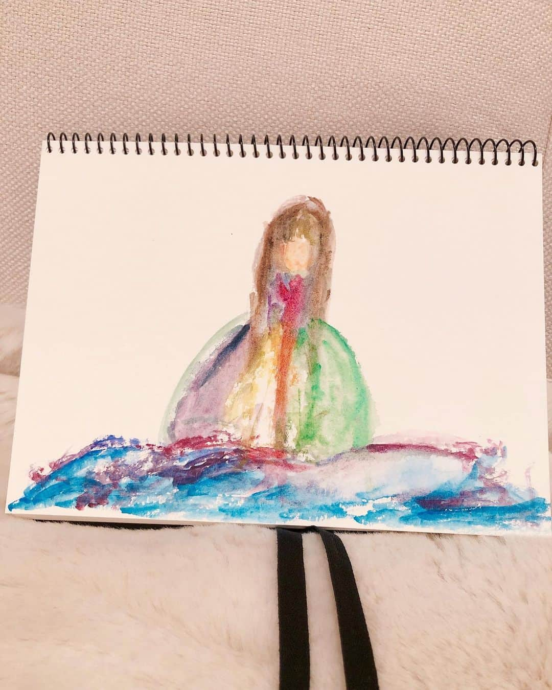 水卜さくらのインスタグラム：「水彩画。使い慣れてなくて、怖い絵になった😅」