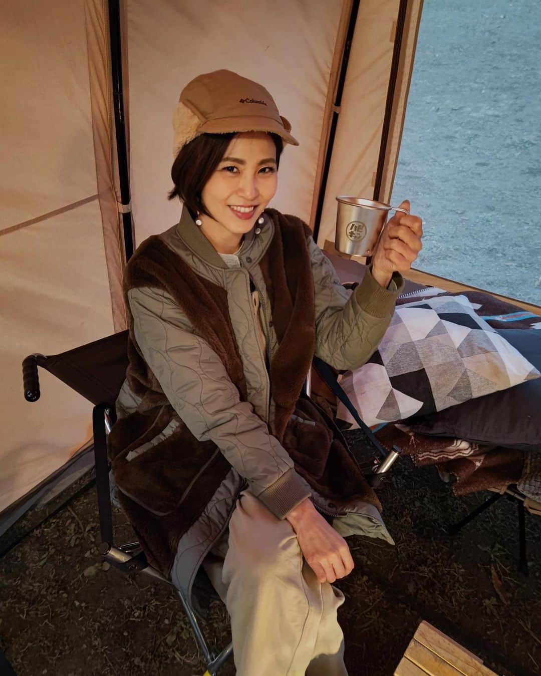 坂元美香さんのインスタグラム写真 - (坂元美香Instagram)「ロケでキャンプに行ってきました！ すっごく楽しかったのです🏕  ちなみにこの写真は Leitz Phone 1で撮りました。 暗い所でもすごく綺麗に撮れるの！  詳しくはまた来週投稿します！🥳  #ハピキャン #アウトドア #キャンプ #キャンプ女子」12月9日 19時07分 - mika_saka