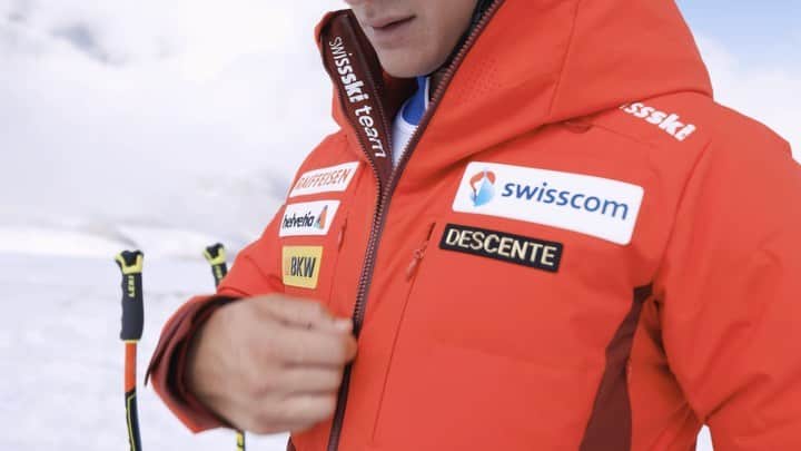 のインスタグラム：「Getting ready. It's time to explode and race again. This weekend the Women FIS Alpine Skiing World Cup is back in St. Moritz – in the middle of the picturesque Swiss Alps.  #swissskiteam #descente #designthatmoves #descenteski」