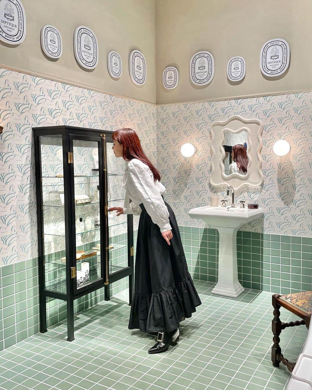 マドモアゼル・ユリアさんのインスタグラム写真 - (マドモアゼル・ユリアInstagram)「昨日はエリと奈良君とディナー🍽 表参道のGYREに新しく出来た、とってもかわいいDIPTIQUEのお店を覗いた後に、4階のレストラン"ボネラン"との期間限定のオリジナルコラボディナーを頂いてきました🥂 @ellirose @yuyanara どれも美味しかったね☺️ カトラリーとかも全部diptyque仕様になっていて、可愛かった❤️ @diptyque @gyre_bonelan #diptyque #ディプティック」12月9日 19時35分 - mademoiselle_yulia