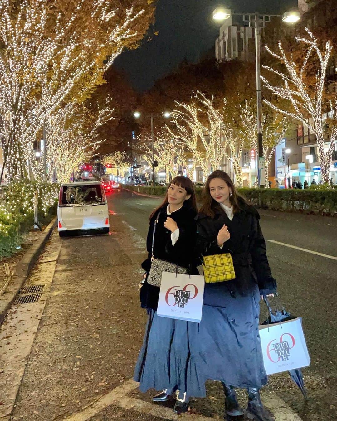 マドモアゼル・ユリアさんのインスタグラム写真 - (マドモアゼル・ユリアInstagram)「昨日はエリと奈良君とディナー🍽 表参道のGYREに新しく出来た、とってもかわいいDIPTIQUEのお店を覗いた後に、4階のレストラン"ボネラン"との期間限定のオリジナルコラボディナーを頂いてきました🥂 @ellirose @yuyanara どれも美味しかったね☺️ カトラリーとかも全部diptyque仕様になっていて、可愛かった❤️ @diptyque @gyre_bonelan #diptyque #ディプティック」12月9日 19時35分 - mademoiselle_yulia
