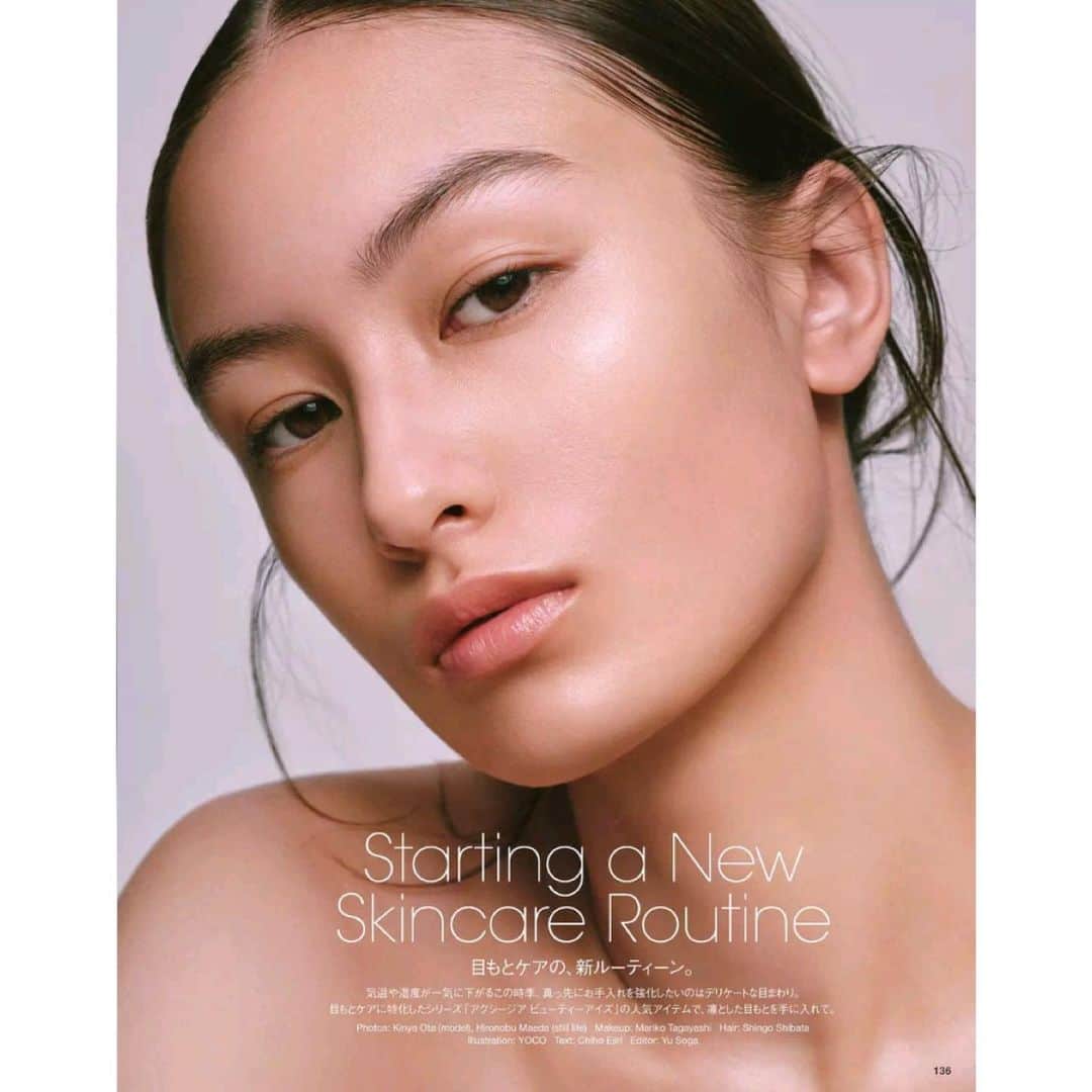 耕万理子のインスタグラム：「VOGUE Japan ✖️ AXXZIA makeup by me✨  photographer:KINYA OTA hair:SHINGO SHIBATA make: MARIKO TAGAYASHI model:AYUMI TURNBULL #vogue #axxzia  #beauty #makeup #mua #makeupartist #SIGNO」