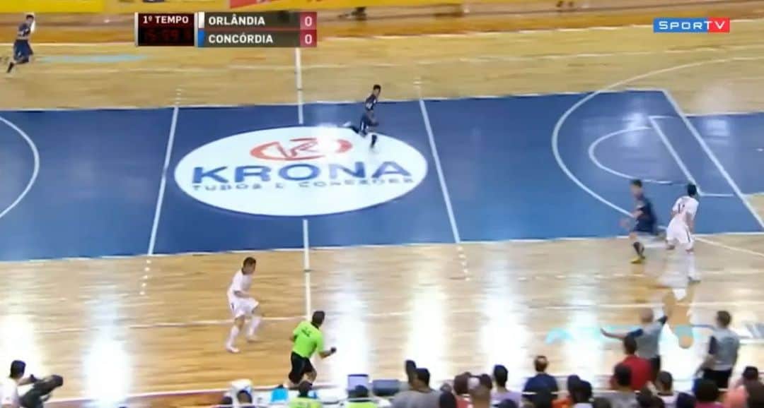 アレッサンドロ・ローザ・ヴィエイラのインスタグラム：「#TBT Da final da Liga Futsal 2013 ✅  @intellifutsaloficial 2x2 Concórdia SC  🏆 QUE JOGO!   Primeiro jogo ganhamos 2x1」