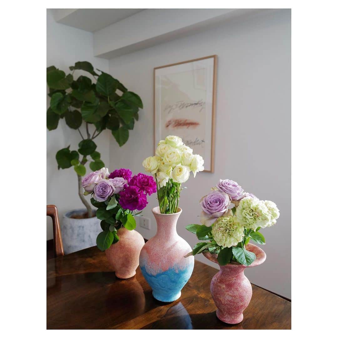 笹川友里さんのインスタグラム写真 - (笹川友里Instagram)「1-2年程ずっと気になっていた vasemanの花器が我が家に仲間入りしましました。 やっと。嬉しい。   #花器フェチ」12月10日 17時05分 - sasagawayuri