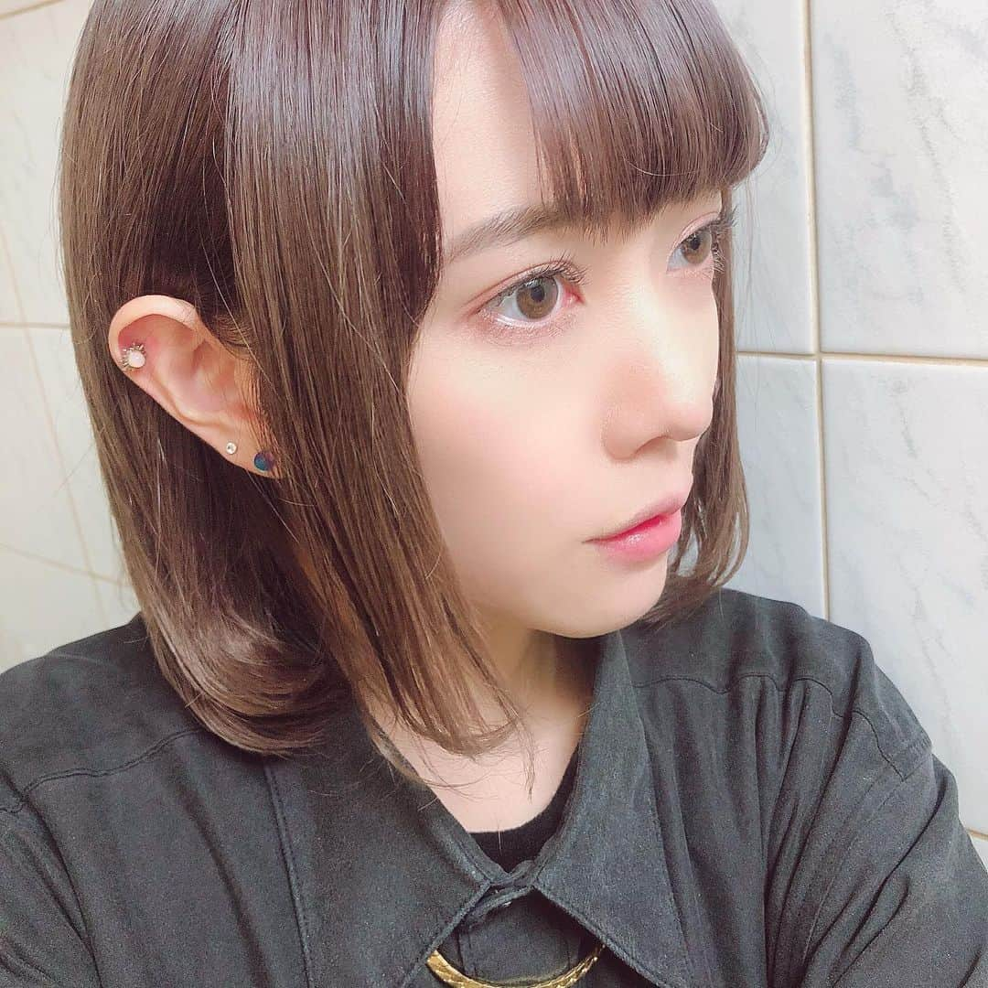 高井つき奈さんのインスタグラム写真 - (高井つき奈Instagram)「ピアス何個あいてるかよく聞かれるので。右にみっつと、左にふたつです。 . #ootd #instagood #fashion #photooftheday」12月10日 17時47分 - tsukinatakai