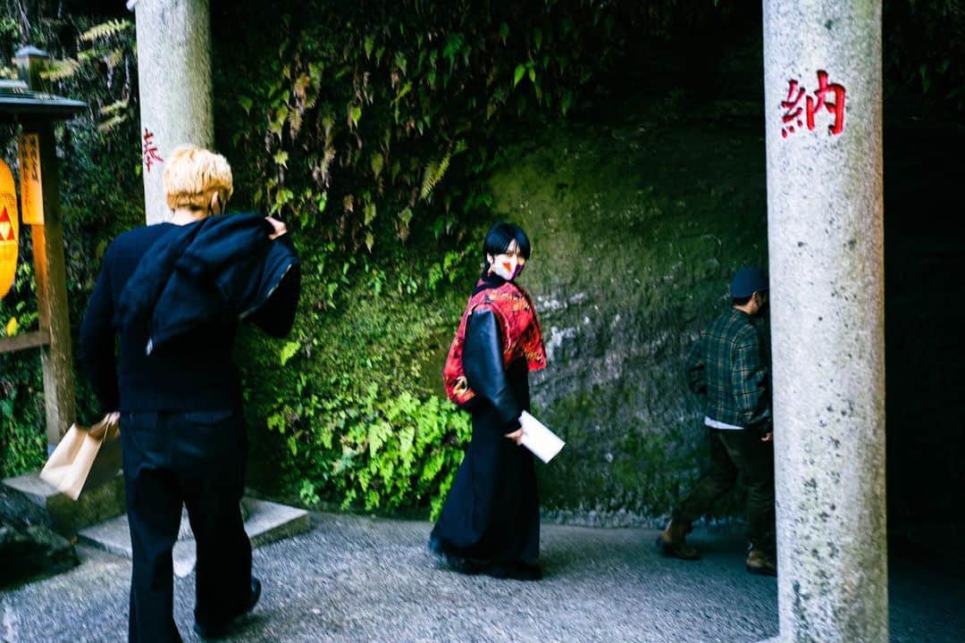 柴咲コウのインスタグラム：「✴︎大人の遠足✴︎  弁財天へもお参りできました。  目が良くなりますように👁🌱」