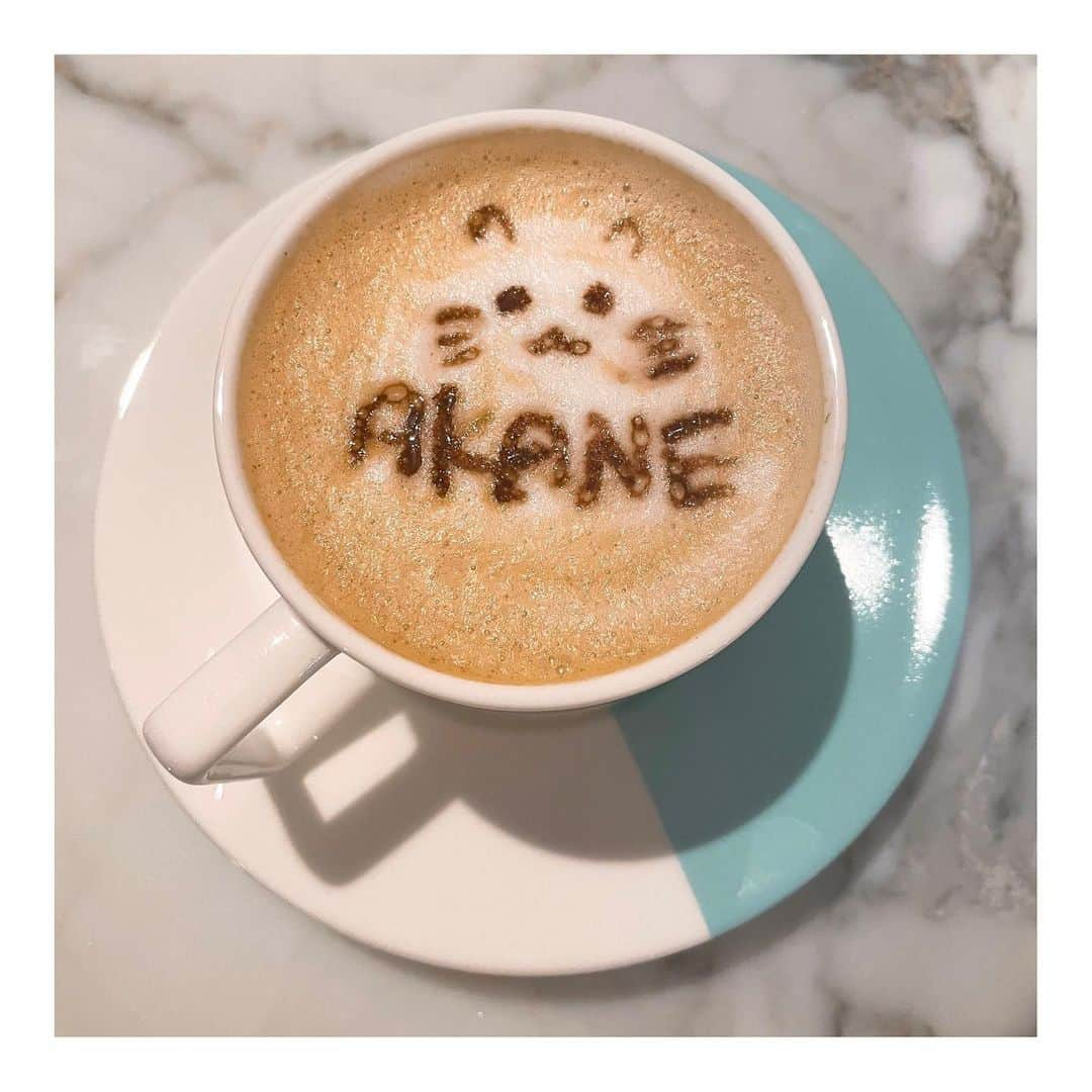 廣瀬茜さんのインスタグラム写真 - (廣瀬茜Instagram)「. @kobatomiku のお家行ったらラテアート出してくれた！！ 私のサインっぽい猫ちゃんを作ってくれたんだって！ かわいーーーーうれしーーーー🕊🕊🕊」12月10日 14時59分 - akane_bandmaid