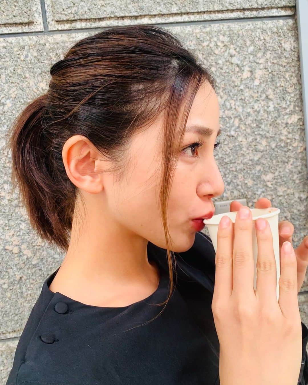 吉川友のインスタグラム：「久しぶりのポニテ📸 外さむむ」
