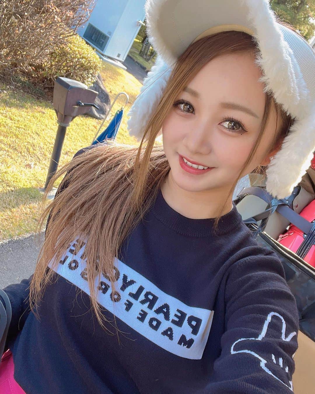 あゆぽよのインスタグラム：「. 名古屋の人ってパーリーゲイツ好きらしい  あゆもほぼパーリーゲイツだもんな  #ゴルフ #ゴルフ女子 #ゴルフウェア #ゴルフ女子コーデ #パーリーゲイツ #パーリーゲイツ女子 #錦 #錦キャバクラ #サロンドゴールド」