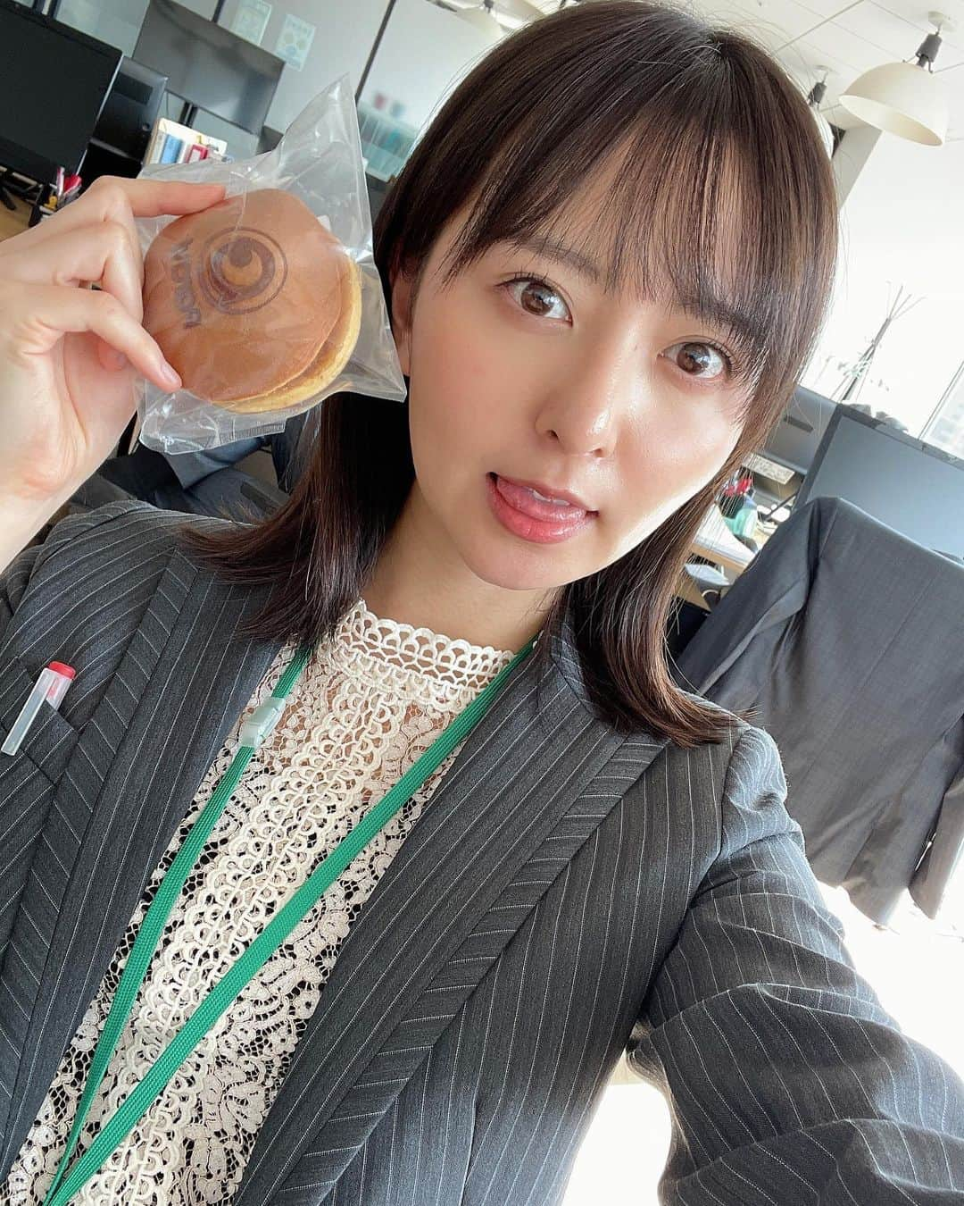 森保まどかさんのインスタグラム写真 - (森保まどかInstagram)「⁡ 2022年1月5日 深夜0:30〜スタート ドラマParavi「部長と社畜の恋はもどかしい」に木村恵役で出演します。 ⁡ 放送局はテレビ東京、テレビ大阪、テレビ愛知、テレビ北海道、テレビせとうち、TVQ九州放送です。※BSテレ東でも放送予定 ⁡ 動画配信サービス「Paravi」で2021年12月29日(水)夜9時より独占先行配信予定です。 ⁡ 絶賛撮影中です！いつも画面越しに見ている俳優陣の皆さんとご一緒できて嬉しいです。皆さん見つけてください🌙」12月10日 19時00分 - madokamera_48