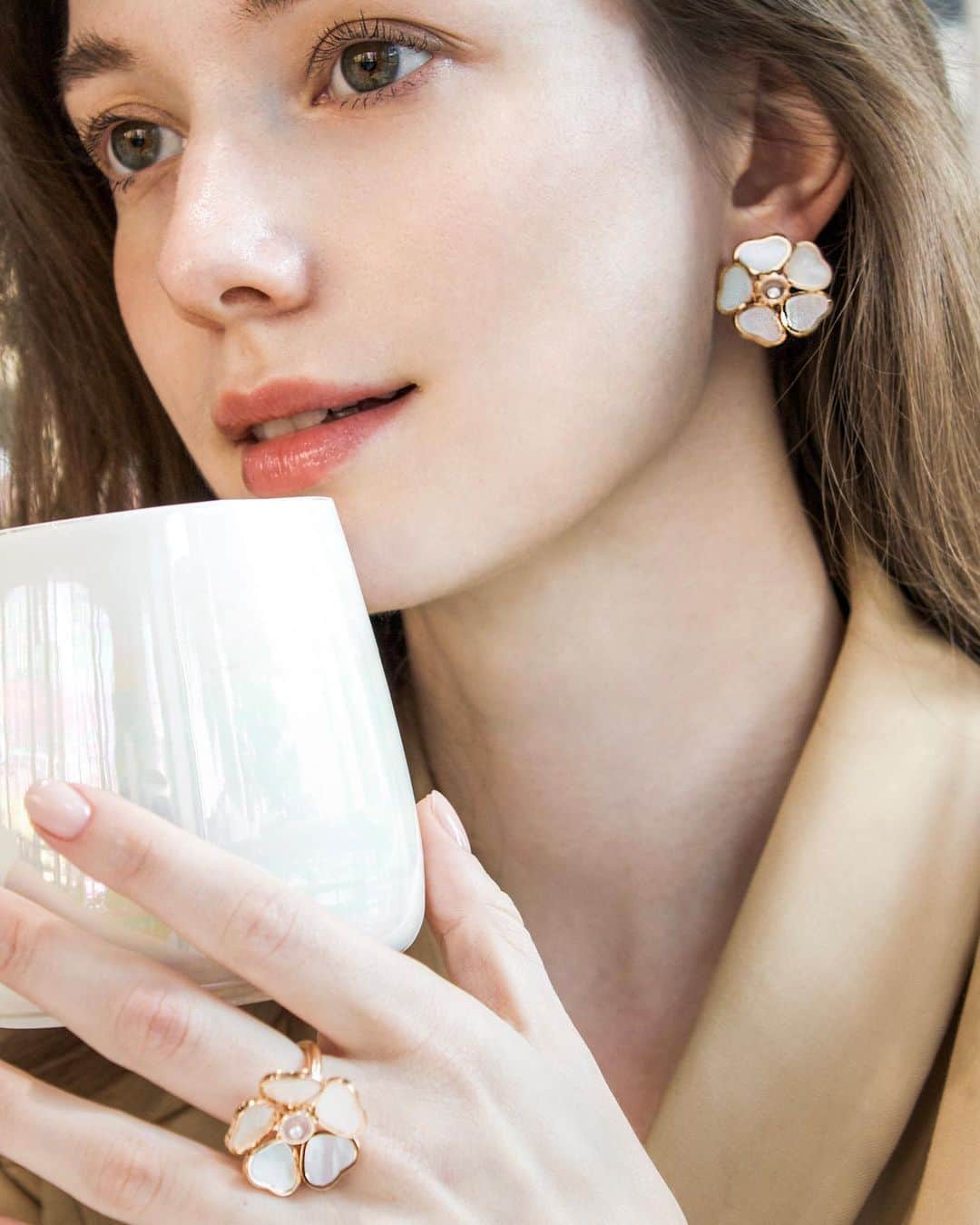 アナスタシア・セボスカァヤのインスタグラム：「@chopard Happy Hearts 🤍」