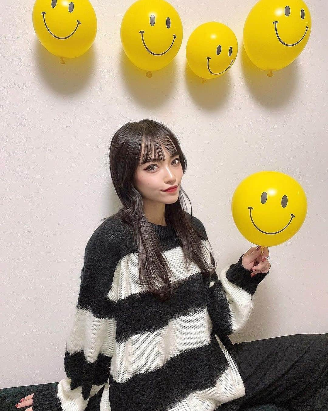 前川琳菜（りなち）さんのインスタグラム写真 - (前川琳菜（りなち）Instagram)「✩‧₊˚ . . ラフコーデ👗🖤🖤🖤 ボーダーのニットが欲しくて( @buyers_create_official )で ドンピシャの見つけた😍可愛いいい❣️❣️❣️ . .  #코디 #코디스타그램 #옷 #스타일링 #패션 #패션스타그램 #옷스타그램 #데일리록 #데일리룩코디 #멋스타그램 #오오티디 #아웃핏 #me #japangirl #girl #fashion #outfit #coordinate #style #code #instafashion #コーデ #コーディネート #ファッション #りなちcode #pr」12月10日 19時23分 - rina__maekawa