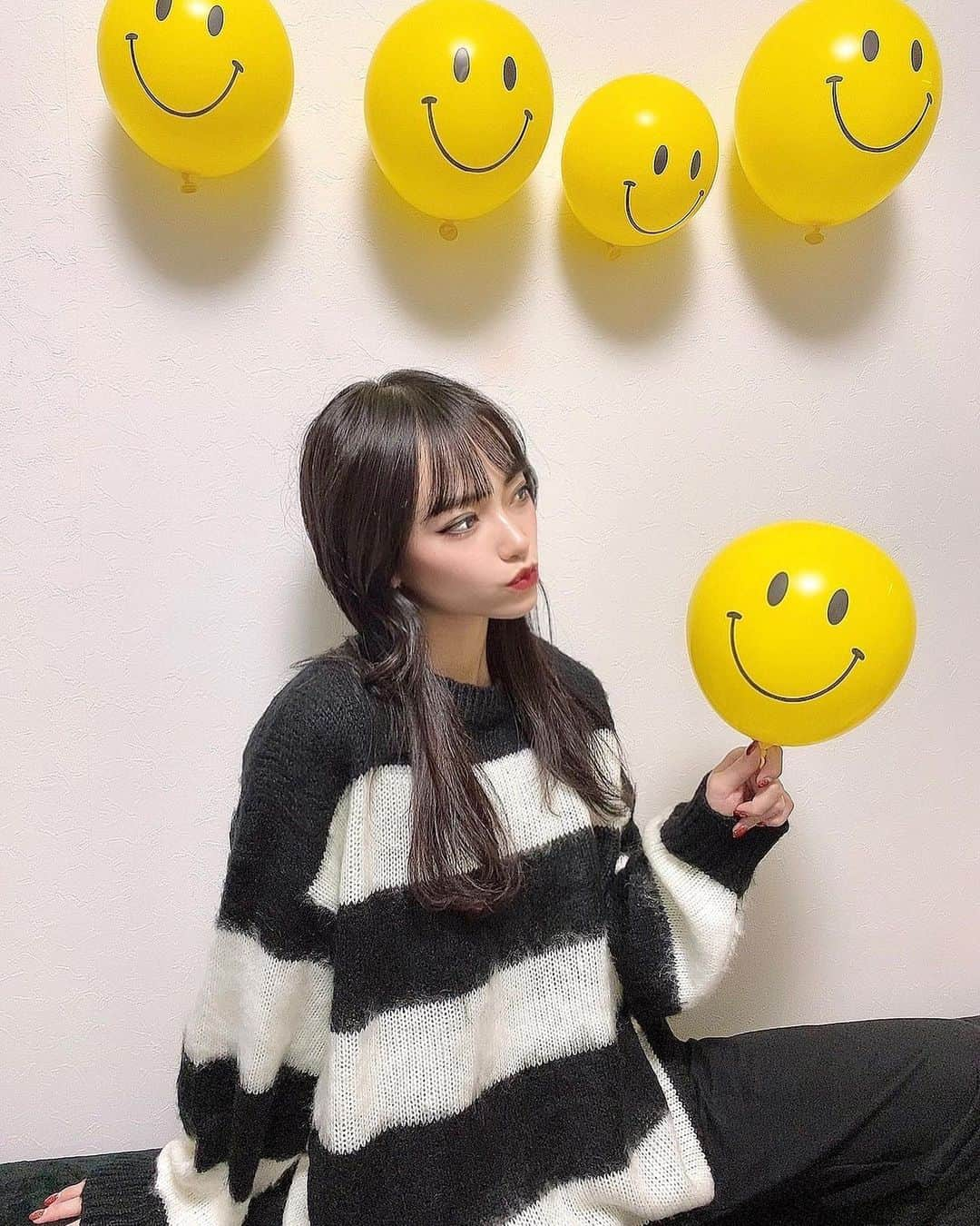 前川琳菜（りなち）さんのインスタグラム写真 - (前川琳菜（りなち）Instagram)「✩‧₊˚ . . ラフコーデ👗🖤🖤🖤 ボーダーのニットが欲しくて( @buyers_create_official )で ドンピシャの見つけた😍可愛いいい❣️❣️❣️ . .  #코디 #코디스타그램 #옷 #스타일링 #패션 #패션스타그램 #옷스타그램 #데일리록 #데일리룩코디 #멋스타그램 #오오티디 #아웃핏 #me #japangirl #girl #fashion #outfit #coordinate #style #code #instafashion #コーデ #コーディネート #ファッション #りなちcode #pr」12月10日 19時23分 - rina__maekawa