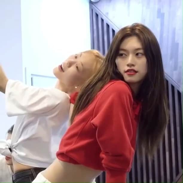 キム・ドヨンのインスタグラム：「[ㅋㅋㅋ] 아름답게 불을 붙여🎆🔥 #77」
