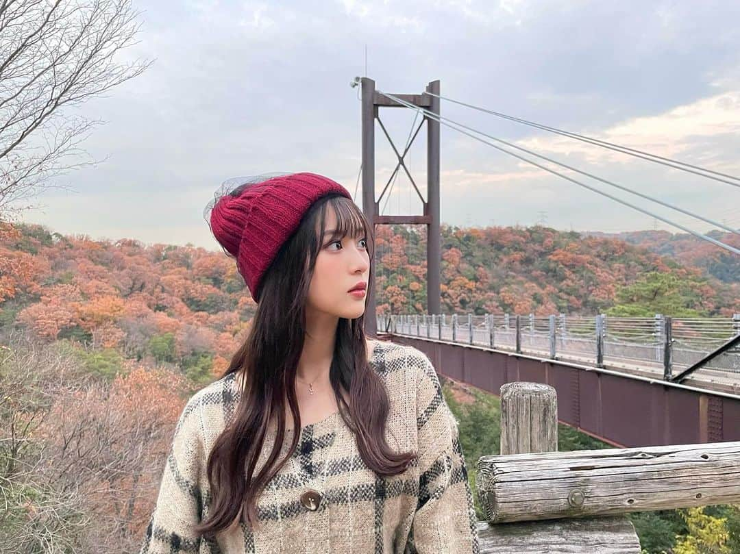 月野有菜さんのインスタグラム写真 - (月野有菜Instagram)「紅葉狩り🍁  もう結構葉っぱ落ちちゃってた🍂」12月10日 20時10分 - yuna_tsukino920