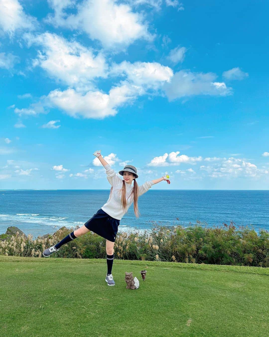KARINのインスタグラム：「初ゴルフ 楽しかった⛳️  #loveislove #love #cute #girl #sexy #beautiful #tokyo #shinjuku #ginza #kiss #xoxo #korea #china #xoxo💋 #かわいい女の子 #美人 #きゃばりあ #へああれんじ #新宿 #オッパイ #筋トレ女子と繋がりたい #japanese #japanesegirl #japan #グラビア　#happybirthday  #happy #golf」
