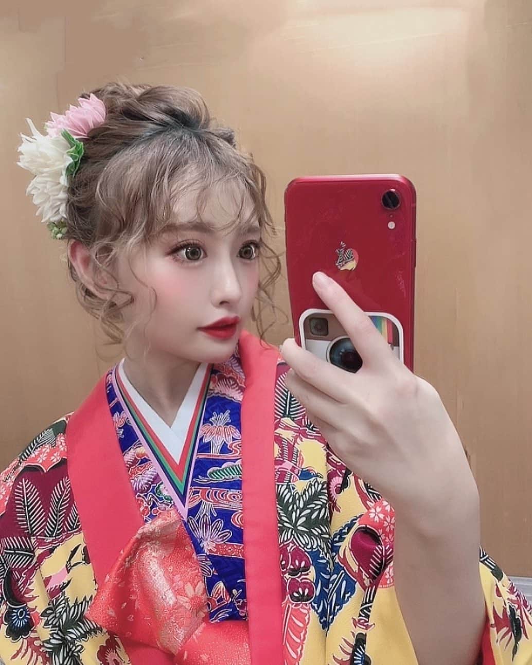 立華えれなさんのインスタグラム写真 立華えれなinstagram 琉装 これも薄メイクだから誰か分からんのよね それにもしても 激太りした 忘年会までに痩せたいけど 元の体重までは戻せないだろなぁ 和装 和装ヘア 沖縄和装 琉装 Wedding