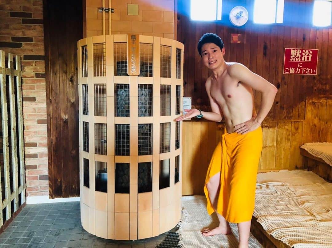 のインスタグラム：「・ ・ 昨日ご紹介した焼津市・笑福の湯♨️ 露天、サウナ、岩盤浴、グルメなどなど！ 見所いっぱいの施設でした！ お風呂などに使用されている「ナノ水」は 肌への浸透力が高く、保湿性＆保温性が抜群！  疲れの溜まる12月にはぴったりですよ〜！ぜひ！😊  #ただいまテレビ#ワクトク温泉生活 #焼津#笑福の湯#温泉#露天#サウナ#サウナー」