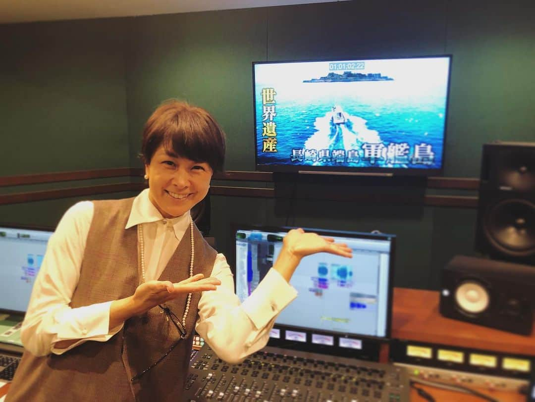 萩野志保子さんのインスタグラム写真 - (萩野志保子Instagram)「ギャラクシー賞受賞🏆 世界遺産「軍艦島」博士ちゃん👨‍🎓 の秘密スペシャルです！ 明日放送です。 ぜひともご一読、ならぬ、 ご一見👀くださいませ。　 葉加瀬太郎さんコンサートにおける博士ちゃん、サンドウィッチマンさんサプライズ場面も、 震えがきます… ぜひともです⭐️🥲♬ #軍艦島 #ギャラクシー賞  番組Twitterより↓  明日の #博士ちゃん 🎓は‼️  世界遺産【軍艦島】スペシャル✨  衝撃映像の数々に #芦田愛菜 が思いを語った【軍艦島】SPに 未公開映像を加えた特別編📹️💫  さらに‼️ 「博士ちゃん」作曲🎶 #葉加瀬太郎 さんコンサートに密着🎻  #サンドウィッチマン 登場で 5000人超が大興奮💥  12/11(土)よる6:56📺」12月10日 22時16分 - shihoko_hagino