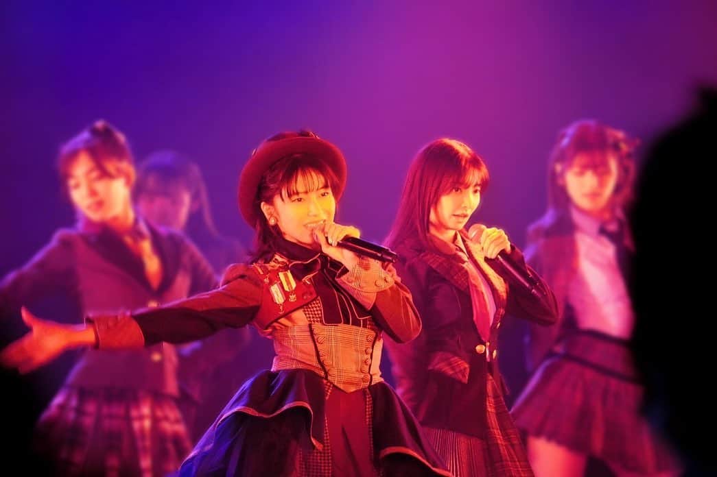横山由依のインスタグラム：「💙💜💙  #AKB48 #横山由依卒業公演」
