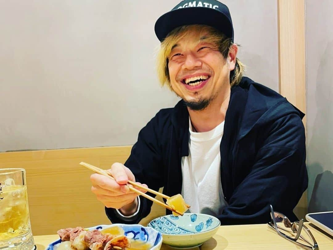 タクマ さんのインスタグラム写真 - (タクマ Instagram)「仙台は友達の店行ってきた。元楽天イーグルスの枡田慎太郎くんのお店や。美味しかったし嬉しかったしおかげさまでとても良い夜になりました。  〒980-0011 宮城県仙台市青葉区上杉１丁目７−７ 上杉ハイツ １階  『おでん慎太郎』」12月11日 12時07分 - takumamitamura