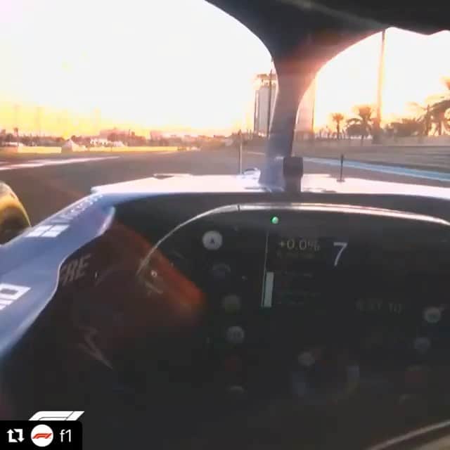 フェルナンド・アロンソのインスタグラム：「Hola @ymcofficial 😍 @f1」
