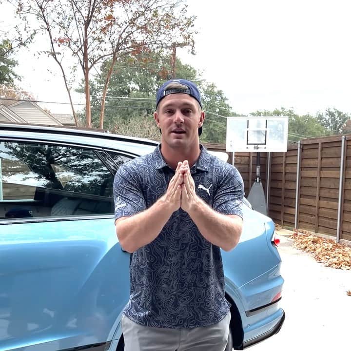 のインスタグラム：「Happy Holidays! My friends at @thenetreturn are giving you an opportunity to get the same net that I have been using to train with my whole career for 10% off. Use code BRYSON at checkout for 10% at thenetreturn.com.   One lucky fan who purchases a net using the code and follows @thenetreturn on Instagram will get their net for free.   To enter for a free net: 1) Purchase a net using code BRYSON 2) Follow @thenetreturn  Contest and deal runs until December 17th.」