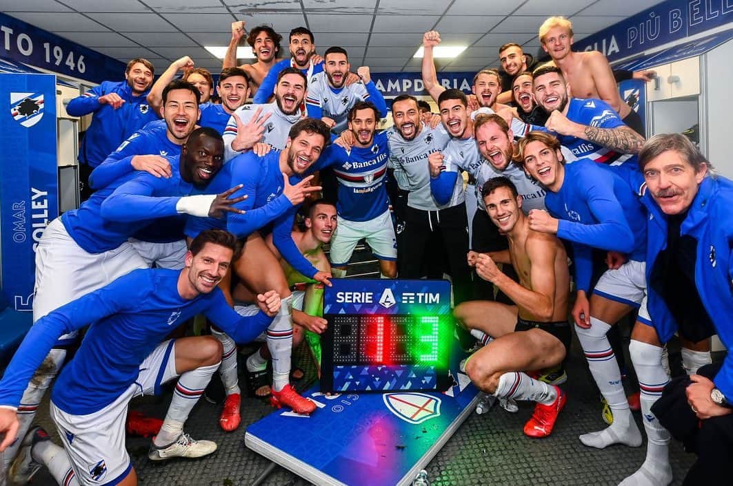 マノロ・ガッビアディーニのインスタグラム：「💙🤍❤️🖤🤍💙」