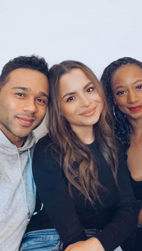 モニーク・コールマンのインスタグラム：「We’re playing holiday superlatives in honor of the holiday season & tonight’s Canadian premiere of #AChristmasDanceReunion 🎄You can still stream it on the @lifetimetv App too!  @sashclements  #itsawonderfullifetime」