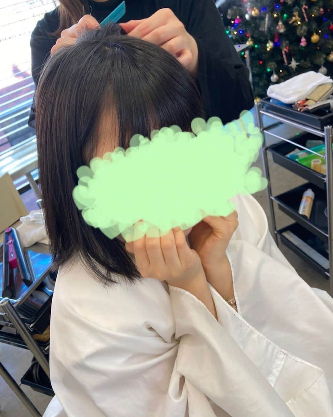 市川海老蔵 （11代目）さんのインスタグラム写真 - (市川海老蔵 （11代目）Instagram)「The two, went for a haircut.  Hey Kangen looks kind of like a girl,  * 二人は、 髪の毛切りに行きました。  なんか勸玄 女の子みたいね、  #市川海老蔵 #海老蔵 #成田屋 #歌舞伎　 #成長記録 #子育てぐらむ #子供のいる暮らし #子どものいる暮らし #子育て日記 #children #childphotography #daughter #son #ABKAI #ABMORI #ebizoichikawa #ebizo #kabuki #thunderparty #ebizotv #theater #theaterarts #actor #japan #classic」12月11日 11時06分 - ebizoichikawa.ebizoichikawa