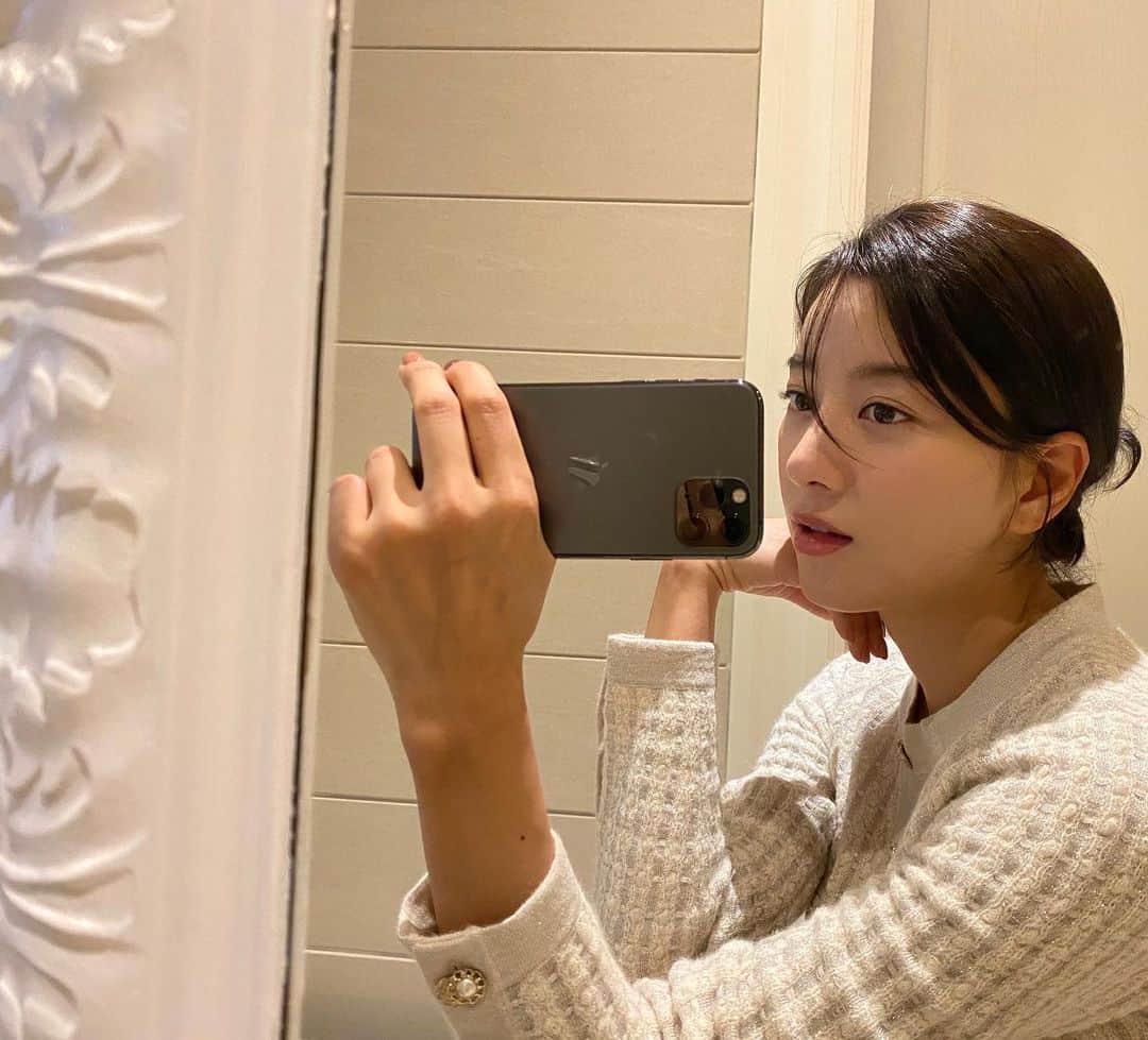 チェ・ユンソのインスタグラム：「하루끄읕🥱」