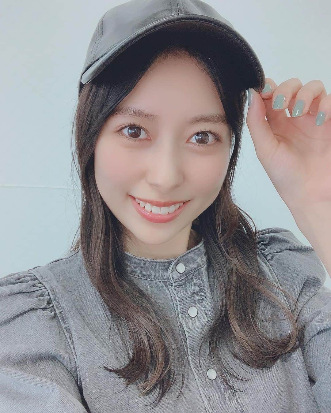 近藤玲奈のインスタグラム：「デニムのトップスお気に入りです☺️💙」