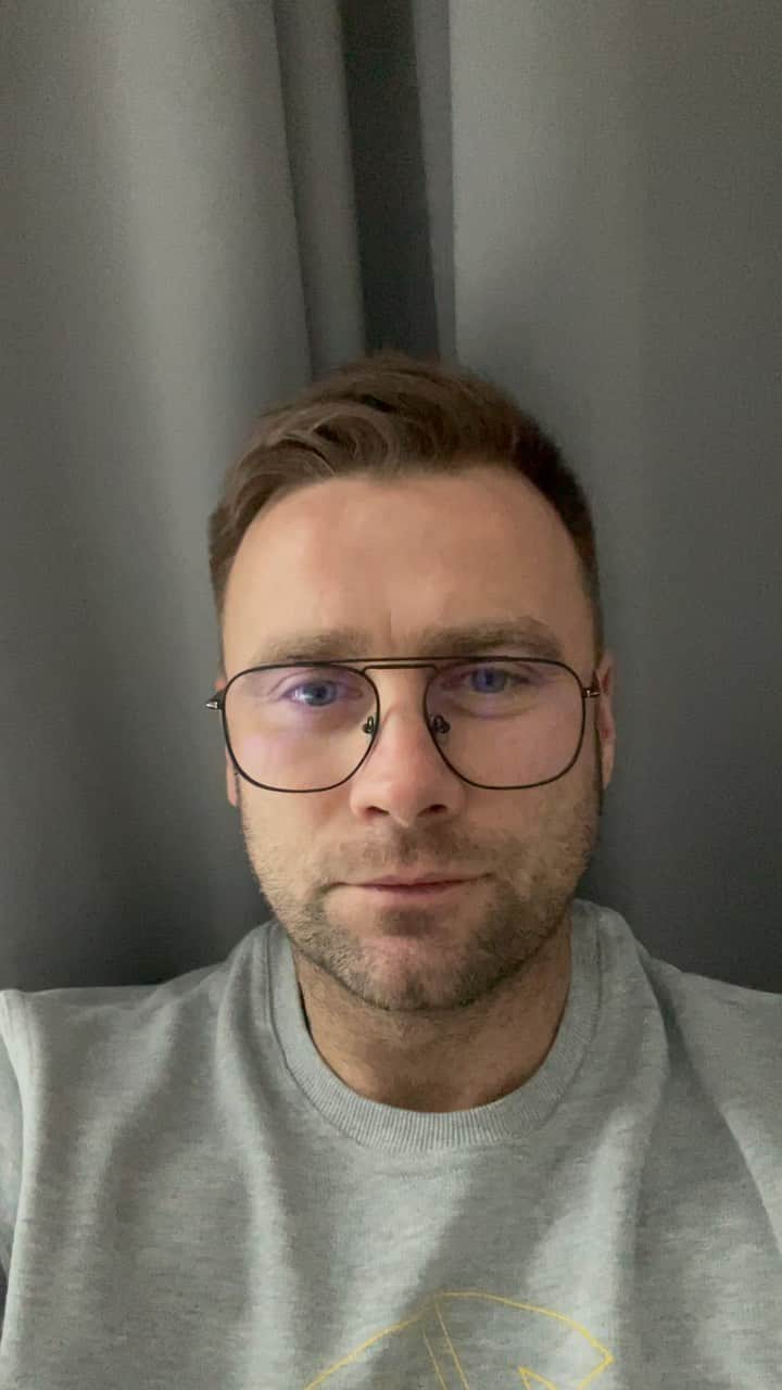 アルトゥール・ボルツのインスタグラム：「Polecam 👍🏼👊🏼@sympatycy_przecietnego_futbolu  #sympatycyprzecietnegofutbolu #boruc」