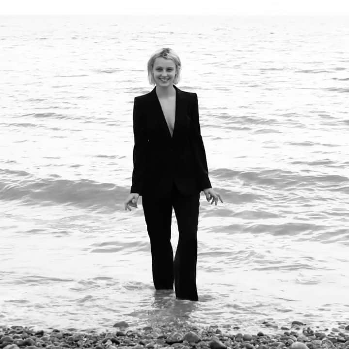 キャサリンハムネットのインスタグラム：「Organic cotton moleskin tailoring #katharinehamnett #katharinehamnettlondon」