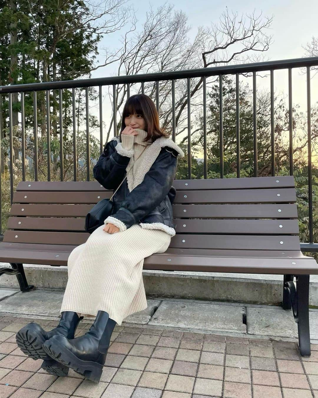 織田奈那さんのインスタグラム写真 - (織田奈那Instagram)「かわいいおようふくでおでかけ🏃‍♂️ このアウターもニットワンピもお気に入り☝️ #もう寒い #防寒重視」12月11日 21時10分 - odanana924